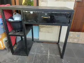 Meja belajar /kerja