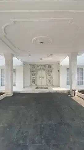 Rumah Mewah siap huni Dengan Model American Classic di Kompek GBA