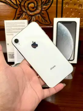 Iphone XR 128gb resmi iBox fullset mulus