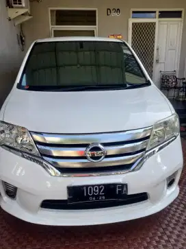 Nissan serena 2013