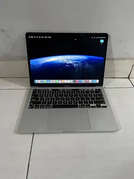 Macbook pro m1 2020 16/256gb