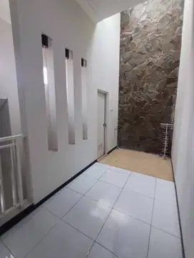 Dijual Rumah Kost  3 lantai Baru Full Furnish  Kost Aktif 30KT  Babata