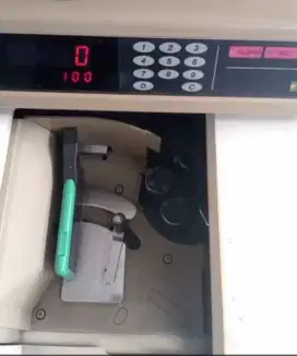 Di jual mesin hitung uang merk glory type gnh 510 kondisi normal