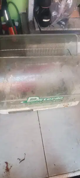 Stetilisator untuk menyimpan botol susu dengan steril