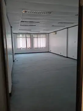 disewakan cepat ruko 3lt di Artha Gading