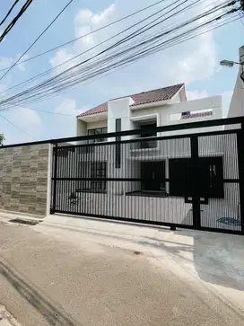 Dijual Rumah Baru Mewah 2lt Siap Huni Startegis di Jati warna