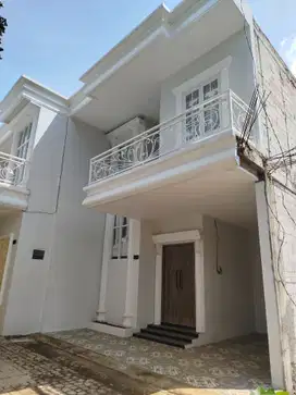 Rumah Mewah Clasic Eropa 900 Jutaan SIAP HUNI 5 Menit Tol Cimanggis