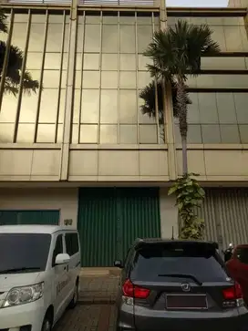 Ruko Golf Lake (Ukuran 4,5x15 m)