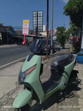SEPEDA LISTRIK U-WINFLY D70