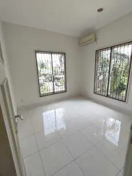 Disewakan Rumah PHG Jade Gading Serpong