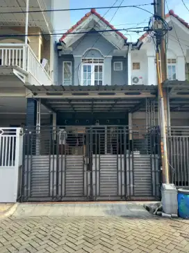 TANPA PERANTARA! Rumah siap huni di Mutiara Taman Palem Jakarta Barat