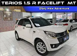 Daihatsu TERIOS R 1.5 Bensin MT 2016 Putih