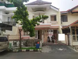 Rumah bagus 2 lantai disewa murmer dan cepat di Permata Buana Jakarta