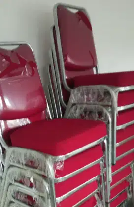 Kursi stainless merah