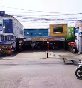 Dijual cepat bangunan Berikut usahanya Minimarket & Apotek di Cakung