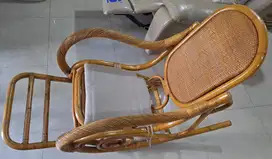 Kursi Goyang Rotan Asli – Nyaman, Estetik, Kuat, Preloved