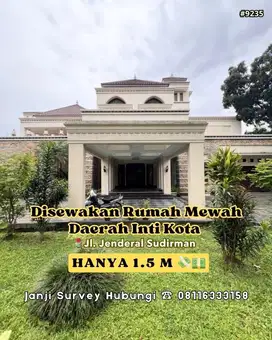 Disewakan Rumah Sultan Siap Huni di Daerah Inti Kota Medan