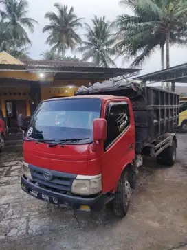 Truk Dyna 2008 dump