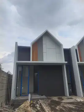 Jual Rumah hanya dengan utj 15 juta dekat mall dan sekolah surabaya