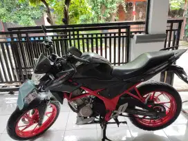 Cb150r hitam Merah