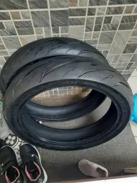 Sepasang ban copotan motor XABRE