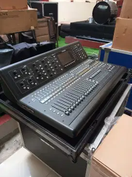Audio Mixer MIDAS M32 kondisi like new plus DL32