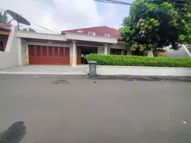 DIJUAL CEPAT MURAH RUMAH MEWAH 2 LANTAI PRIVATE POOL DI CIPETE