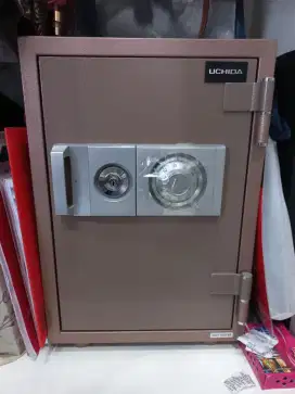 Brankas uchida meja tamu cellini lemari sepatu informa