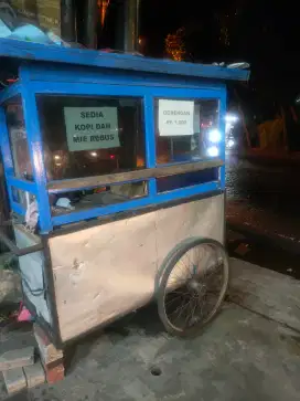 Gerobak bekas mie ayam