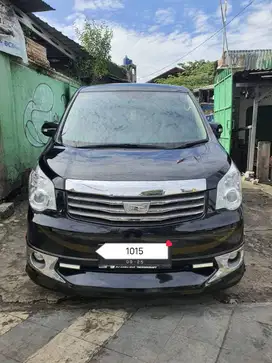 TOYOTA NAV1 2.0 V Limited Luxury (2015)