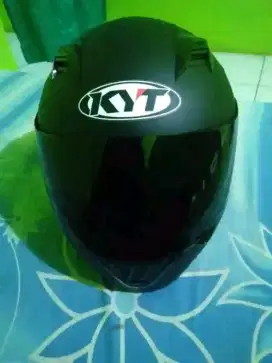 Jual helm KYT R10