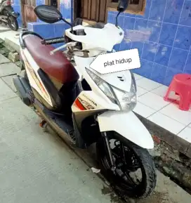 Beat th.213 warna putih
