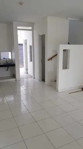 Dijual Rumah di Istana Regenci Sudirman Bandung