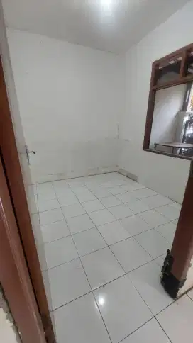 Disewakan Rumah dengan Paviliun