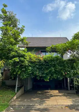 Rumah di jual semi furnish siap huni di bintaro jakarta selatan