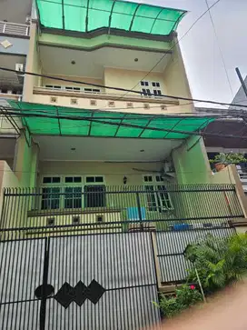 Rumah 2,5 lt di TELUK GONG