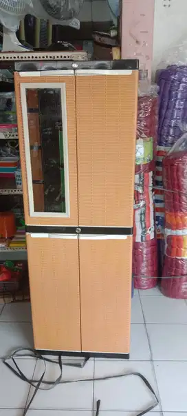 lemari plastik mizu gantung