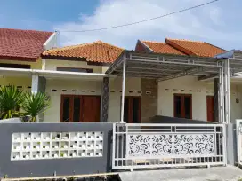Rumah Baru Ready Unit dan Pesan Bangun Jaten Karanganyar