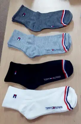 Kaos Kaki Tommy