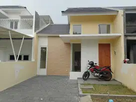 RUMAH MODERN MINIMALIS LOKASI STRATEGIS GRAHA CALATHEA SIDOARJO KOTA