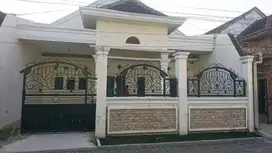 Rumah 1 Lantai Mojo Dekat Dharma Husada, Tengah Kota