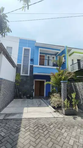 Rumah 2 Lantai di Mojo STRATEGIS, ROW 6 METER