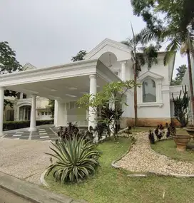Full Furnish Dijual rumah sultan lokasi  legenda wisata Cibubur.