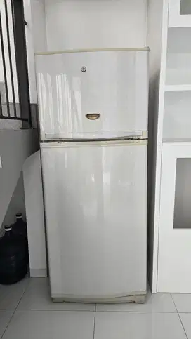 Kulkas 2 pintu Sharp
