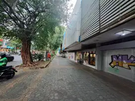 Rumah Area Komersial Pusat Kota Solo, Jl Slamet Riadi