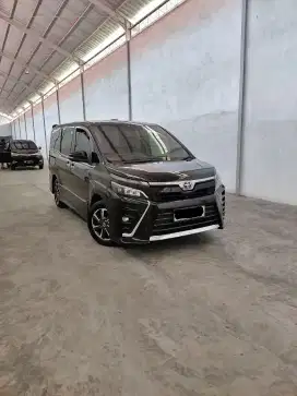 Toyota Voxy 2.0 2018 Matic