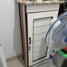 Lemari kayu kecil santri