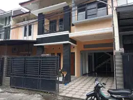rumah bagus dekat seturan wahid hasyim lingkungan elit