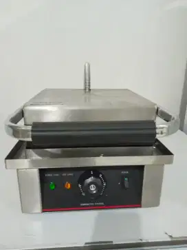 WAFFLEE BAKERRR