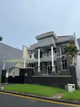Dijuak Rumah South Emerald mansion citraland inc kolam renang